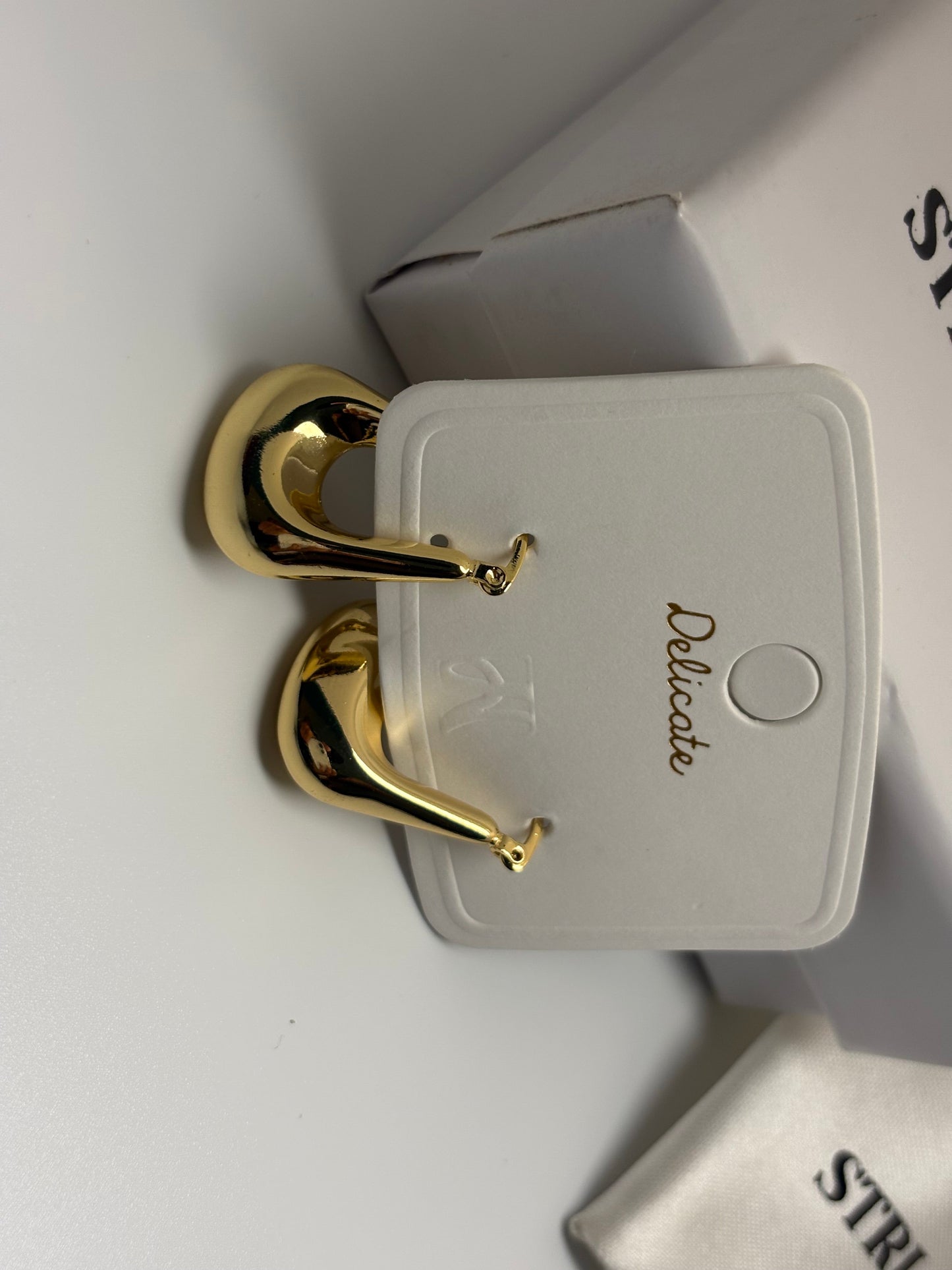 Chunky Statment Hoop Earrings-18k Gold plated