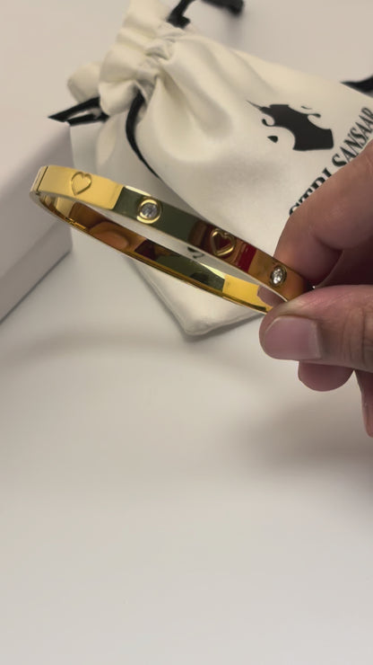 AD Stone & Heart  Bracelet -18k Gold plated