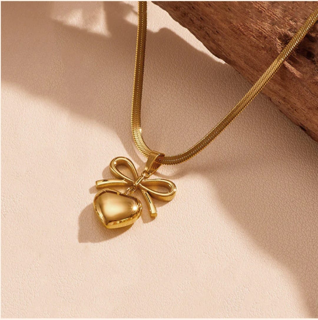 Bow Knot Heart Pendant-18k Gold Plated