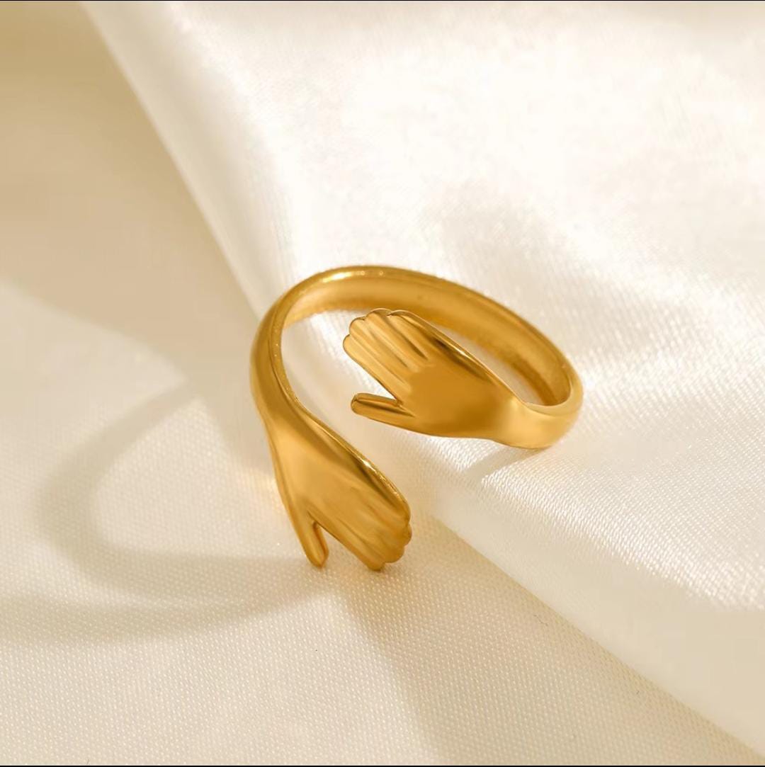 Hug Ring -18k Gold plated