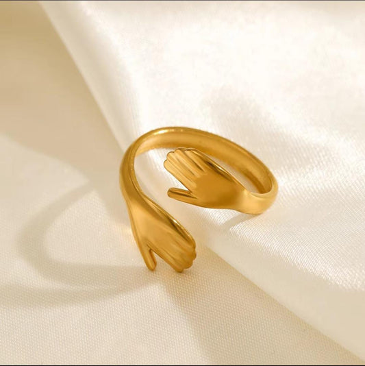 Hug Ring -18k Gold plated
