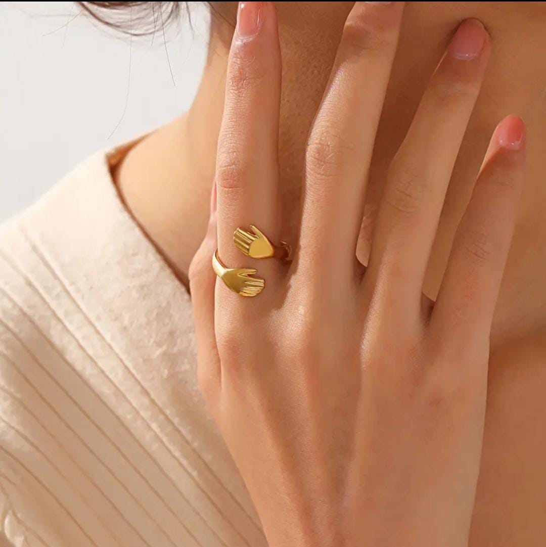 Hug Ring -18k Gold plated